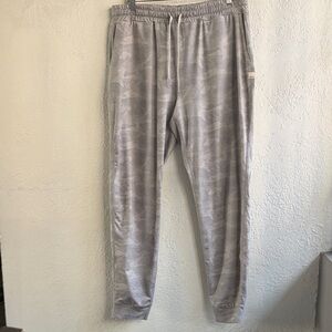 Vuori Jogger Pants